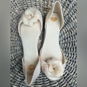 Melissa cream jelly flat sandals size 8